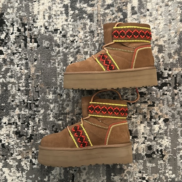 UGG CLASSIC MINI II BRAID PLATFORM SUEDE CHESTNUT . Size 8 - Picture 8 of 8